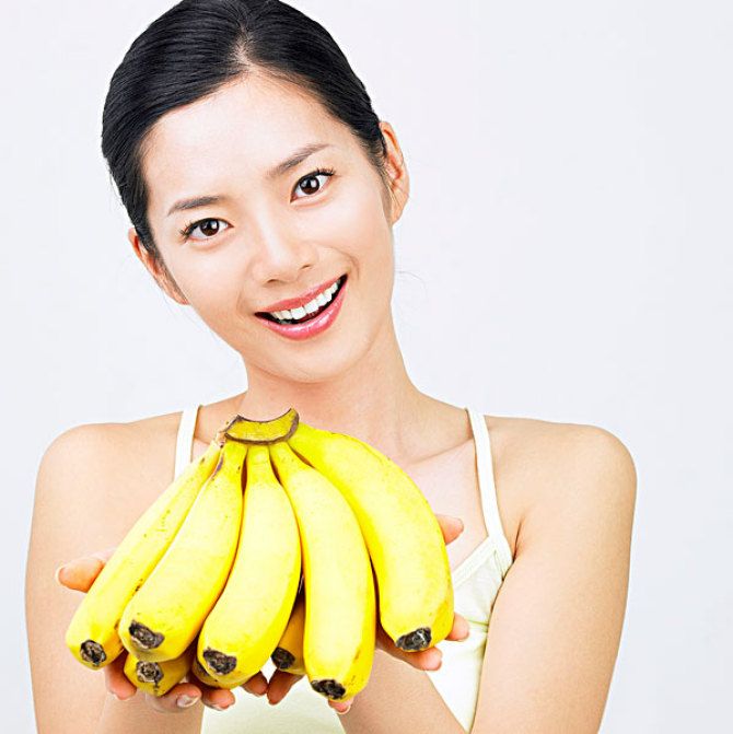 香蕉敷脸与你的肌肤产生神奇的化妆学反应更加的白嫩有光泽!